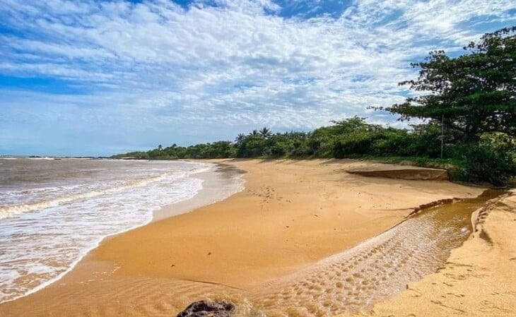 Aracruz Conhe A As Mais Belas Praias Do Litoral Norte Do Esp Rito Santo