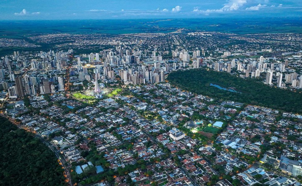 Roda gigante, ′big tower′ e outros brinquedos: Maringá cada vez mais  encantada - Prefeitura do Município de Maringá